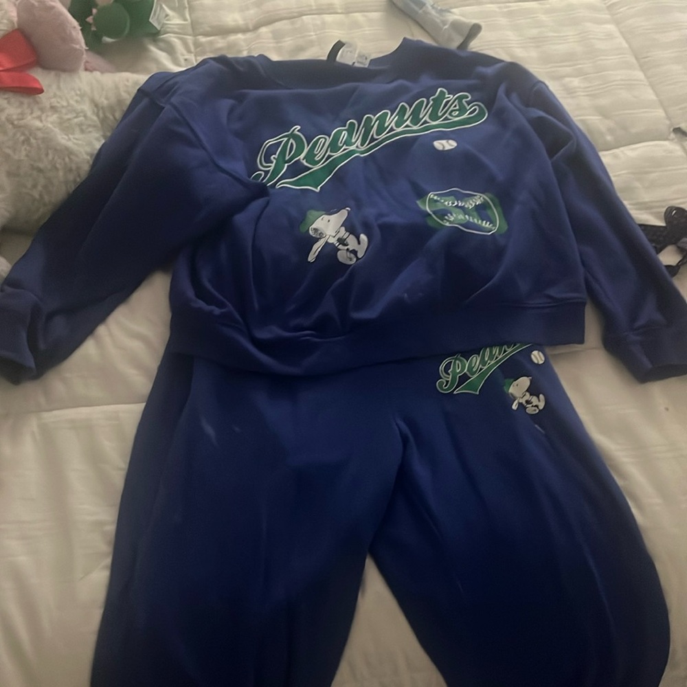 Blue graphic sweat suit